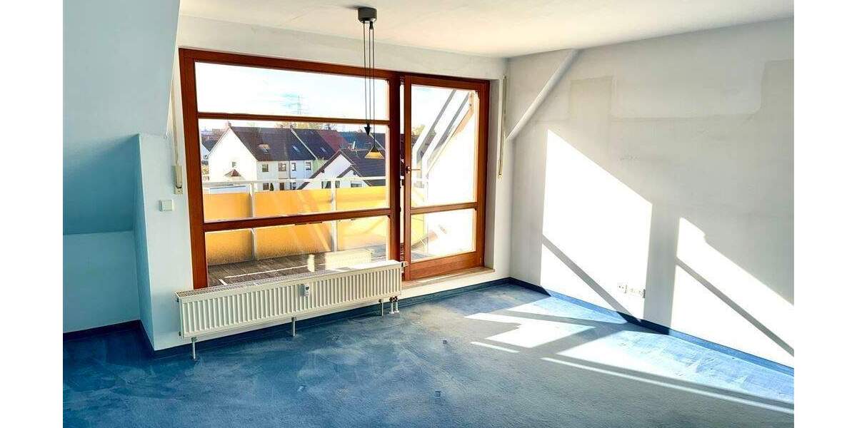 ... Freuen sie sich - hier werden sie sich wohlfühlen: sonnige Dachgeschoss-Wohnung mit Loggia ... 2 zimmer