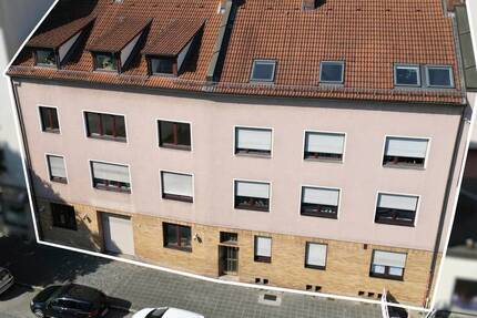 Vermietete Gewerbeeinheit mit hohen Decken, offener Fläche und Terrasse zimmer