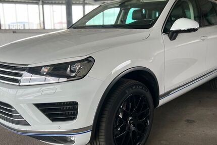 VW Touareg 125.000 km 24.900 € Nürnberg 90453