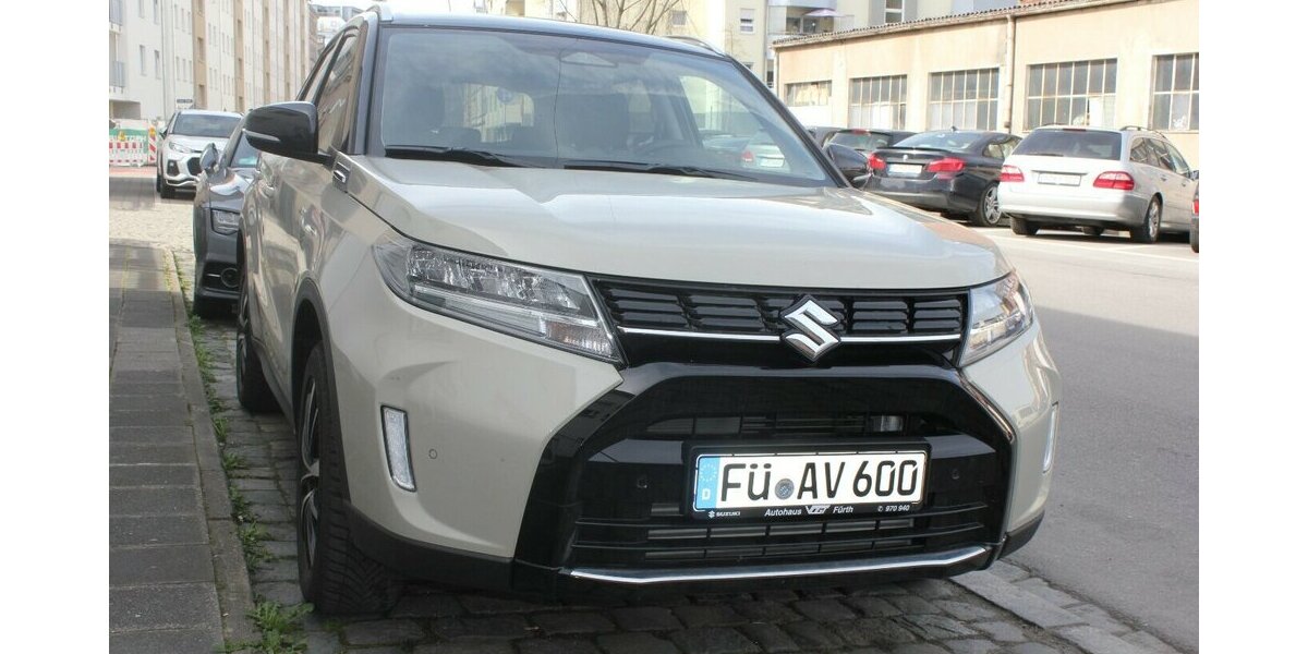 Suzuki Vitara 1.4 Mild-Hybrid Comfort+ 4x2 Autom. 8.500 km 26.990 &euro; Fürth 90763