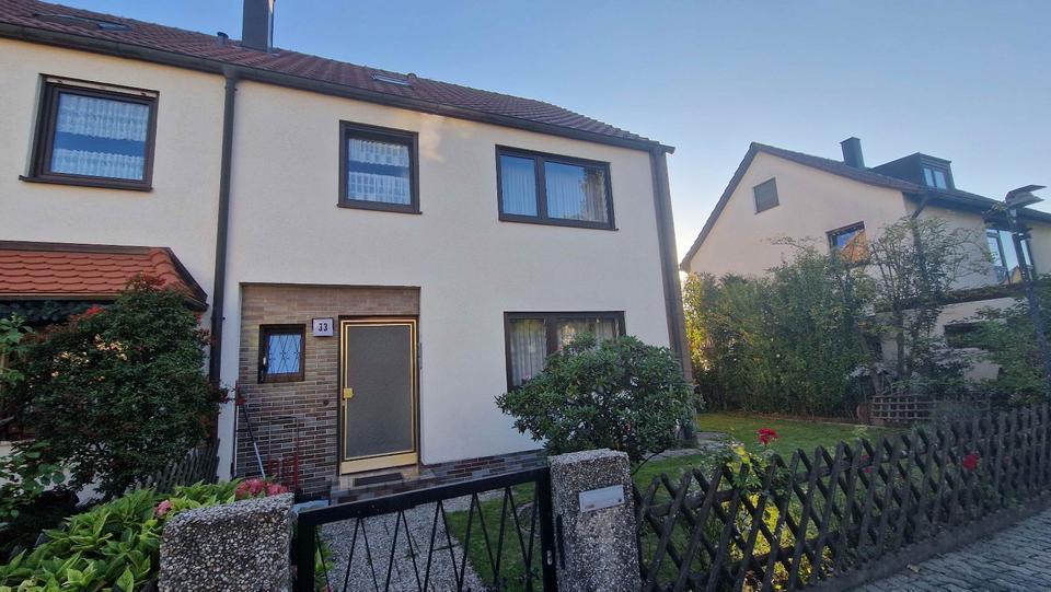 Reihenhaus Nürnberg Gebersdorf - 7.5 Zimmer, 140 m&sup2;, 595.000&euro; | Angebot:23826547