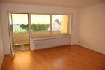 Sanierte große und helle 3 - Zimmer Wohnung in zentraler Lage!