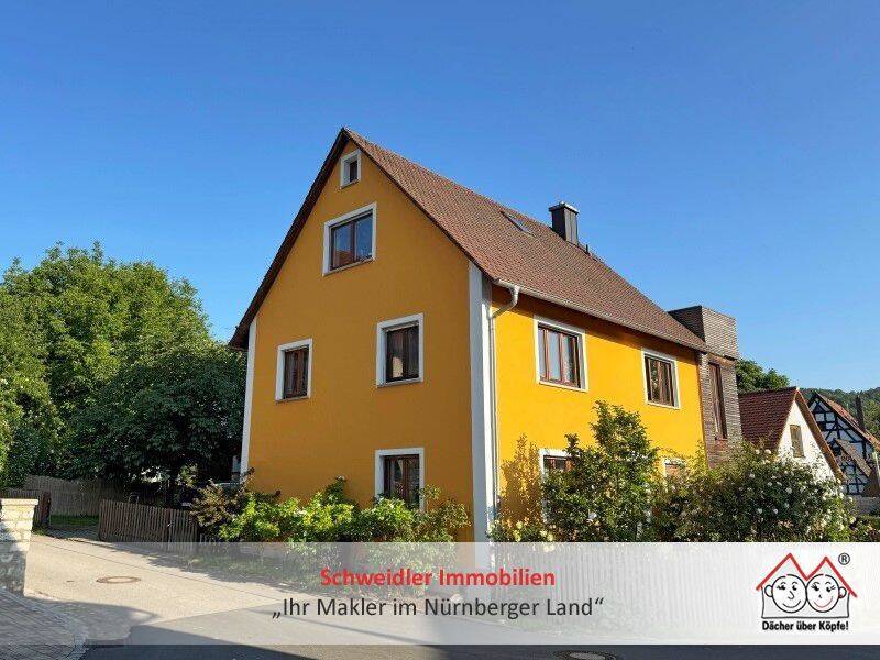 Rarität auf dem Land! Charmantes, saniertes EFH mit Scheune &schön angelegtem Garten bei Offenhausen