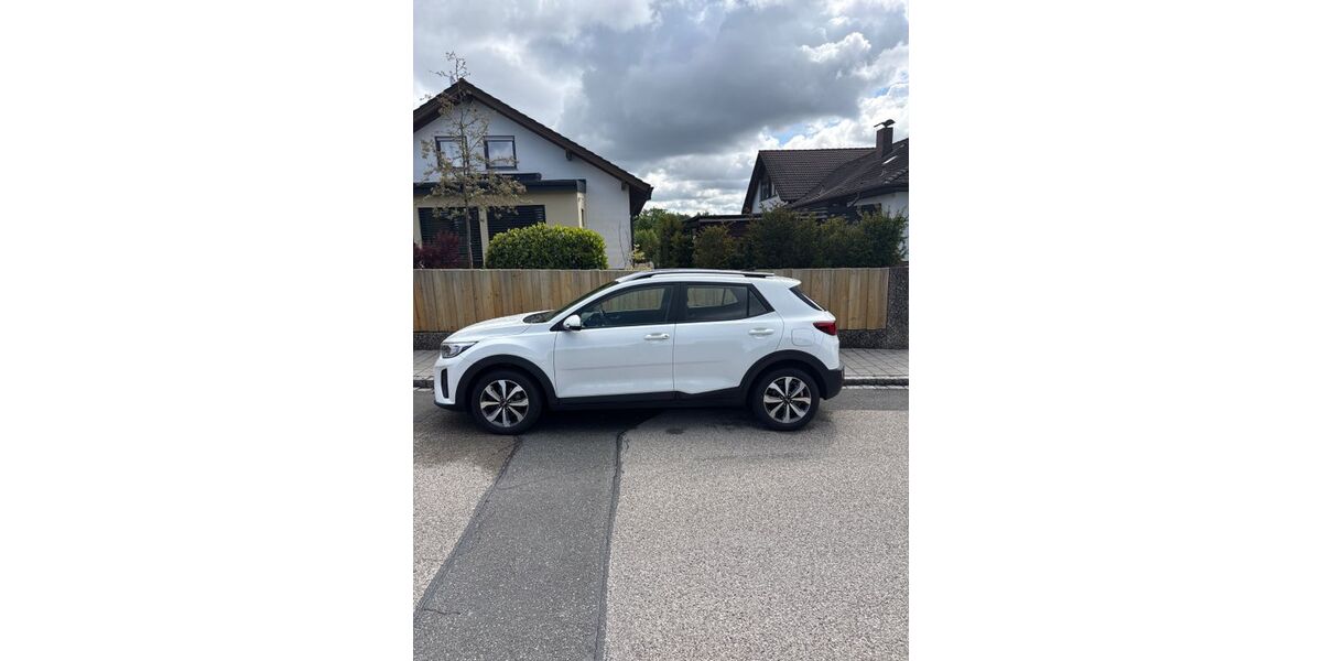 Kia Stonic 65.000 km 14.800 &euro; Obermichelbach 90587