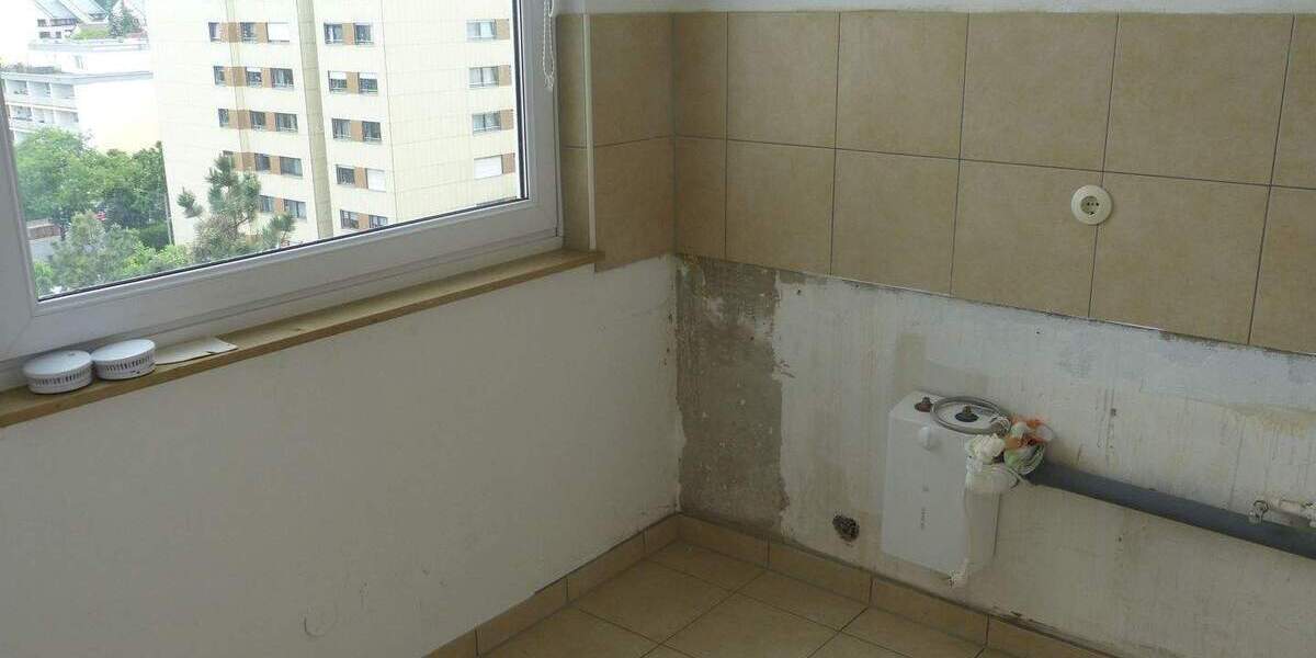 1 Zimmer-Wohnung mit separater Küche und Balkon im 7. OG (Aufzug) in einem gepflegten Mehrfamilienhaus in Stein 1 zimmer