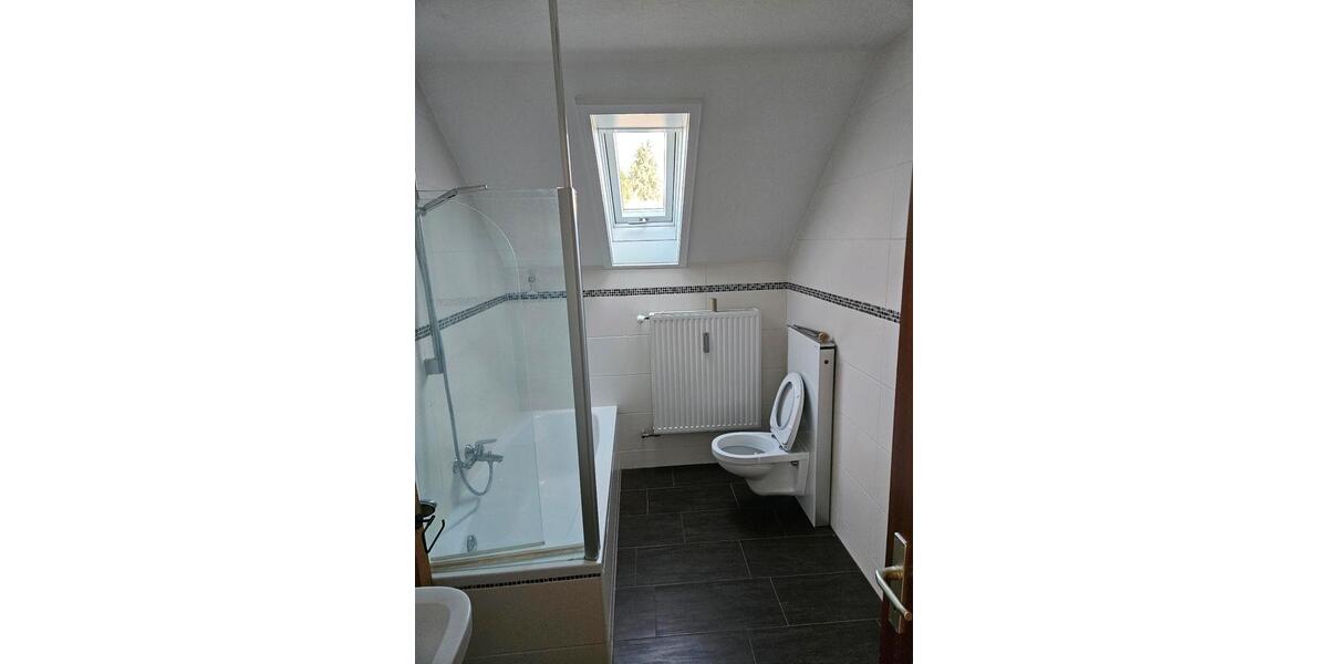Dachgeschoßwohnung Erlangen Bruck - 3 Zimmer, 80 m&sup2;, 600&euro; | Angebot:26678806