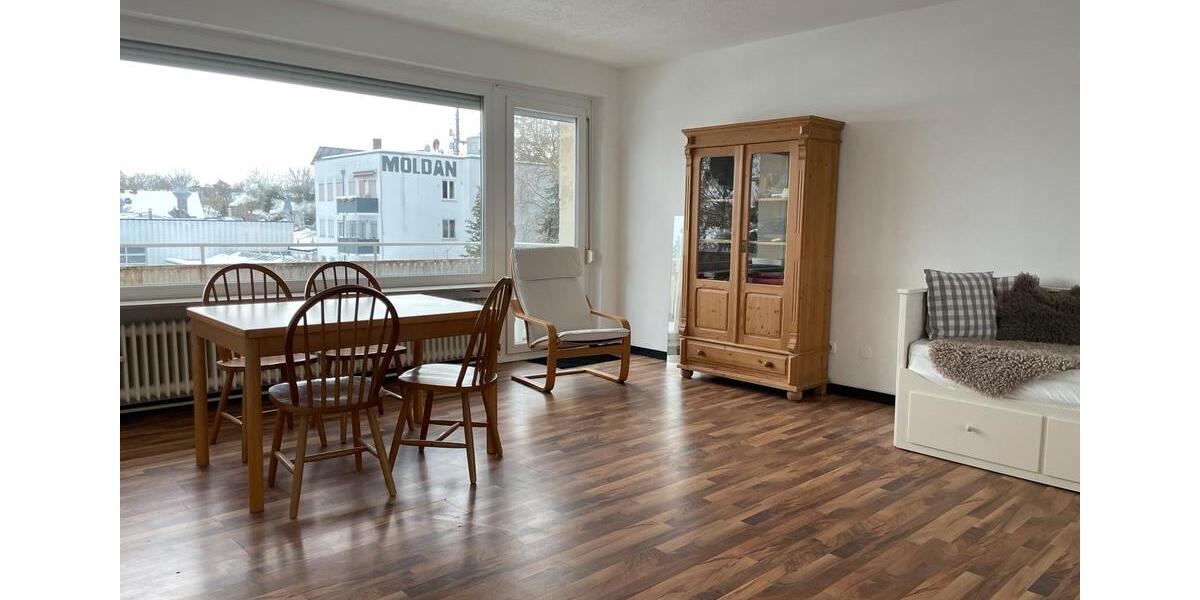 Helle 4-Zimmer Wohnung für WG zu vermieten . Einzelzimmer ab: 4 zimmer