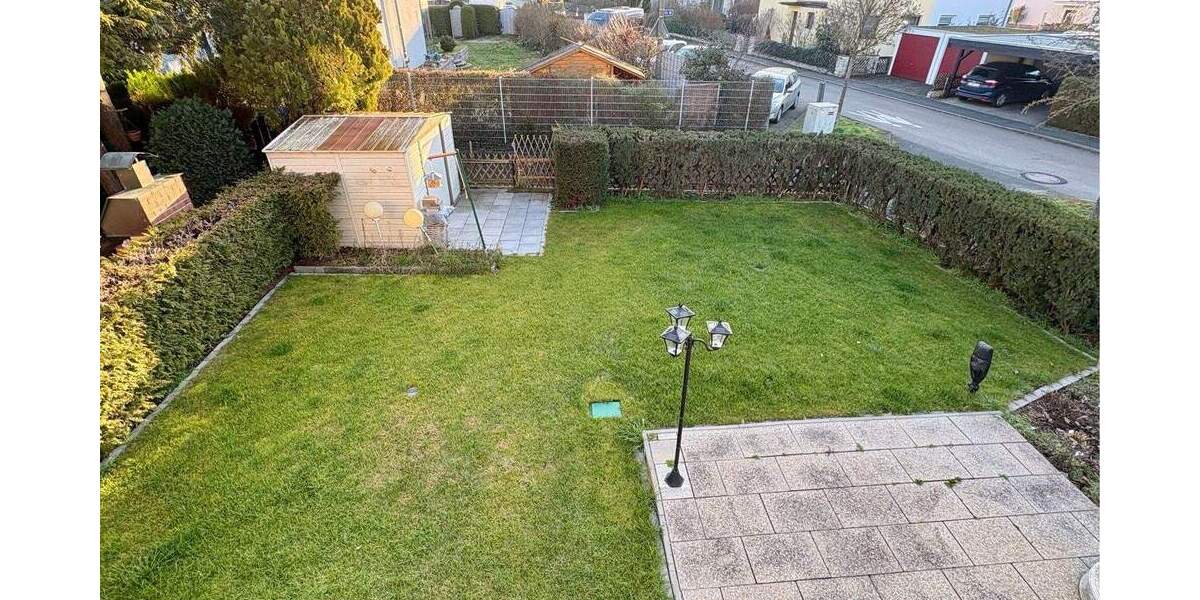 Hier wohnt man gern: Kinder willkommen...Großzügiges REH in ER-Eltersdorf 8 zimmer