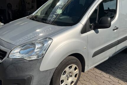 Peugeot Partner 152.000 km 5.700 &euro; Nürnberg 90453