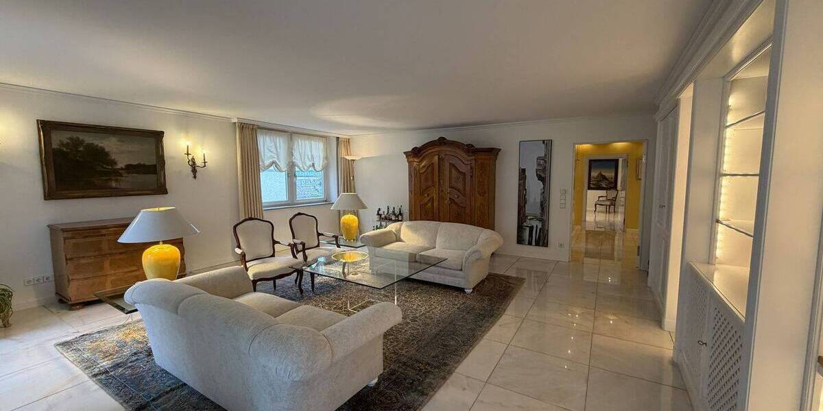 Etagenwohnung Nürnberg Gleißhammer - 4 Zimmer, 208 m&sup2;, 2.200&euro; | Angebot:26502648