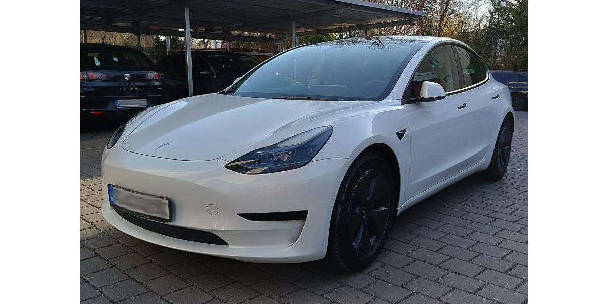 Tesla Model 3 46.702 km 24.000 &euro; Nürnberg 90441
