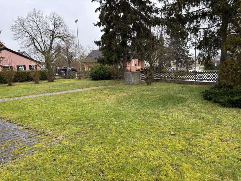 Grundstück zu verkaufen in Roßtal 800.000 € 1555 m²