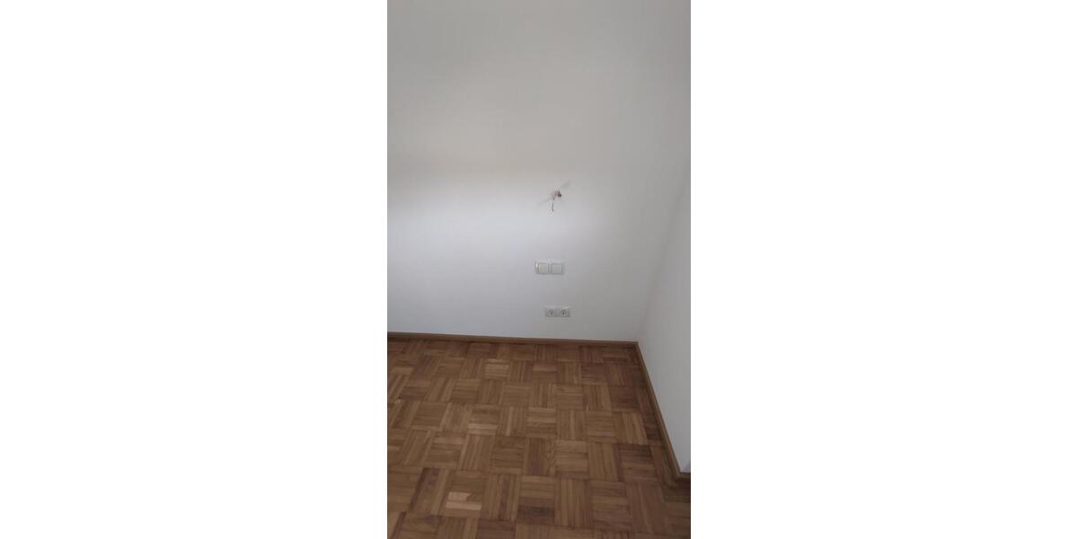 Etagenwohnung Offenhausen - 3 Zimmer, 95 m&sup2;, 850&euro; | Angebot:27602018