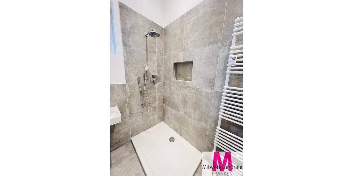 Etagenwohnung Nürnberg Steinbühl - 2 Zimmer, 65 m&sup2;, 1.290&euro; | Angebot:25729978