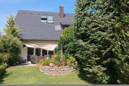 Haus Nürnberg Holzheim - 5 Zimmer, 149 m&sup2;, 1.950&euro; | Angebot:26134948