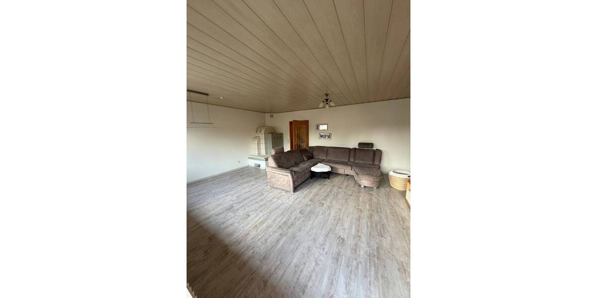 Etagenwohnung Erlangen Frauenaurach - 2 Zimmer, 117 m&sup2;, 1.400&euro; | Angebot:26092188