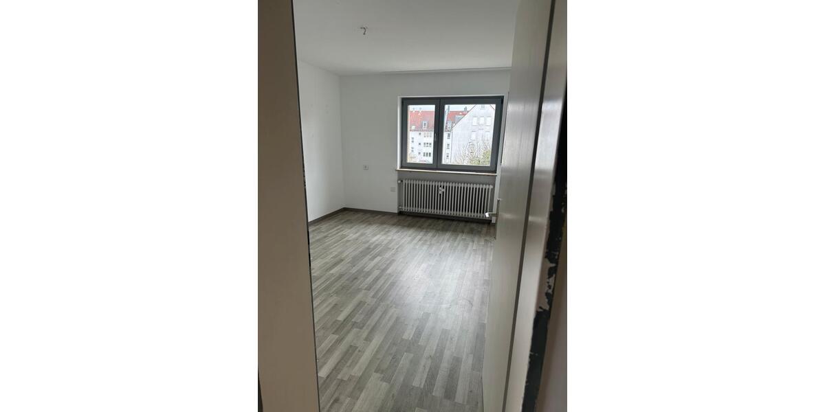 Etagenwohnung Hersbruck - 3 Zimmer, 86 m&sup2;, 900&euro; | Angebot:25637730