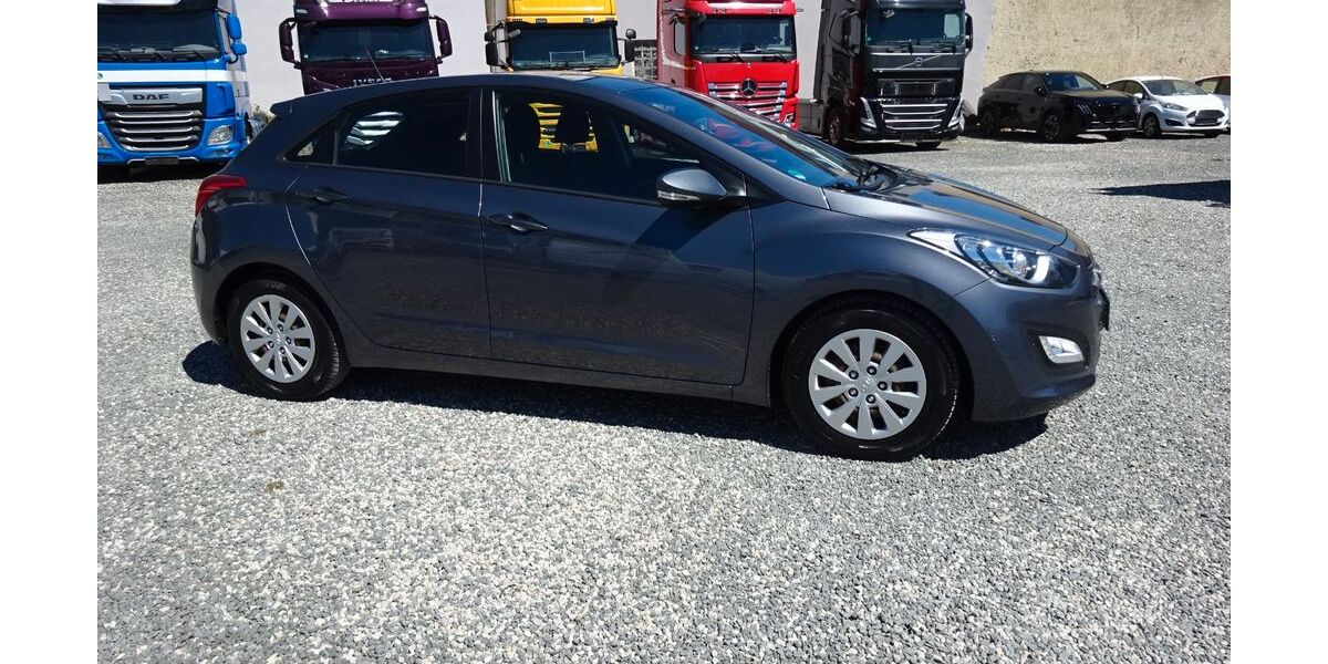 Hyundai i30 99.280 km 7.850 &euro; Nürnberg 90431