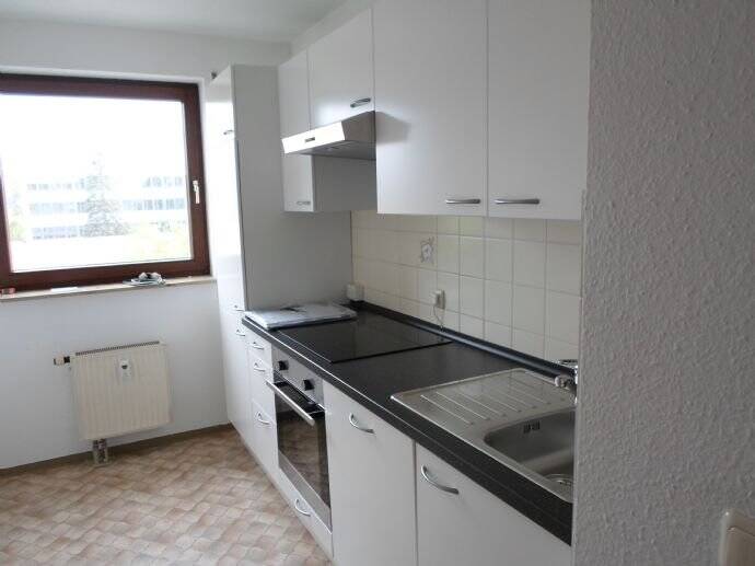 Hübsche 2-Zi.-Wohnung mit Küchenzeile, Südbalkon, TG-Stpl. in Erlangen-Ost, Nähe Berufsschule 2 zimmer