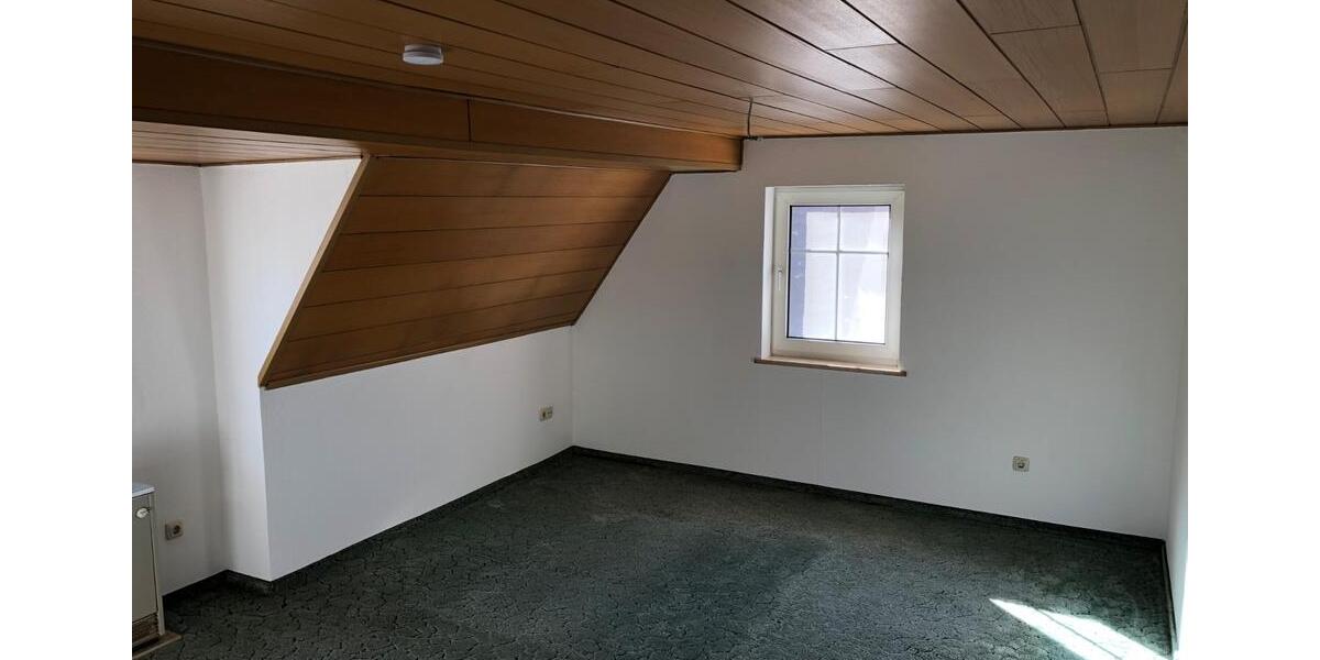 Etagenwohnung Roth - 4 Zimmer, 90 m&sup2;, 520&euro; | Angebot:26427234
