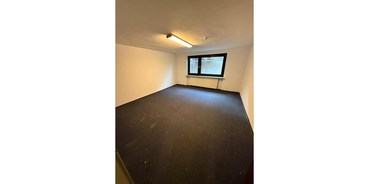 Zimmer zu vermieten all inklusive 2 x Dachgeschoss einmal Keller zimmer