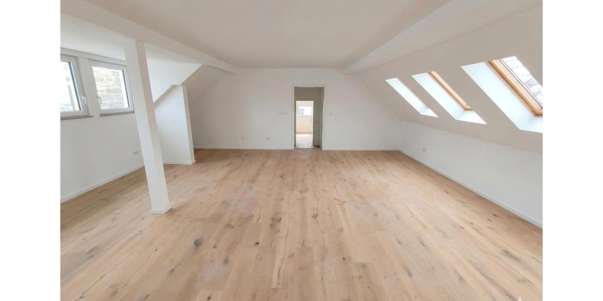 Dachgeschoßwohnung Schnaittach - 3 Zimmer, 102 m&sup2;, 1.200&euro; | Angebot:26290194