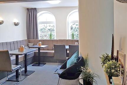 Aparthotel, Mehrgenerationenhaus oder Mietshaus – vielseitig nutzbar, zentral gelegen und dennoch sehr ruhig. - Gewerbeobjekt Herzogenaurach 10809572132 | Angebot:27614506