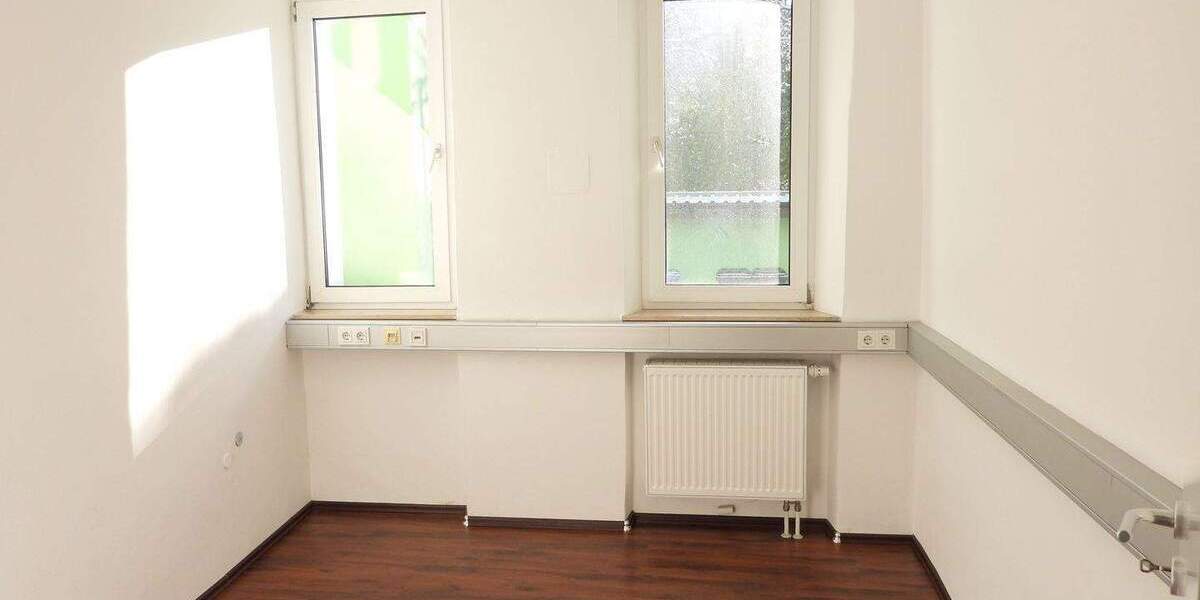 Gewerbeobjekt Nürnberg St Peter - 4 Zimmer, 100 m&sup2;, 1.200&euro; | Angebot:25566600