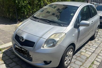 Toyota Yaris 184.000 km 1.900 &euro; Nürnberg 90419