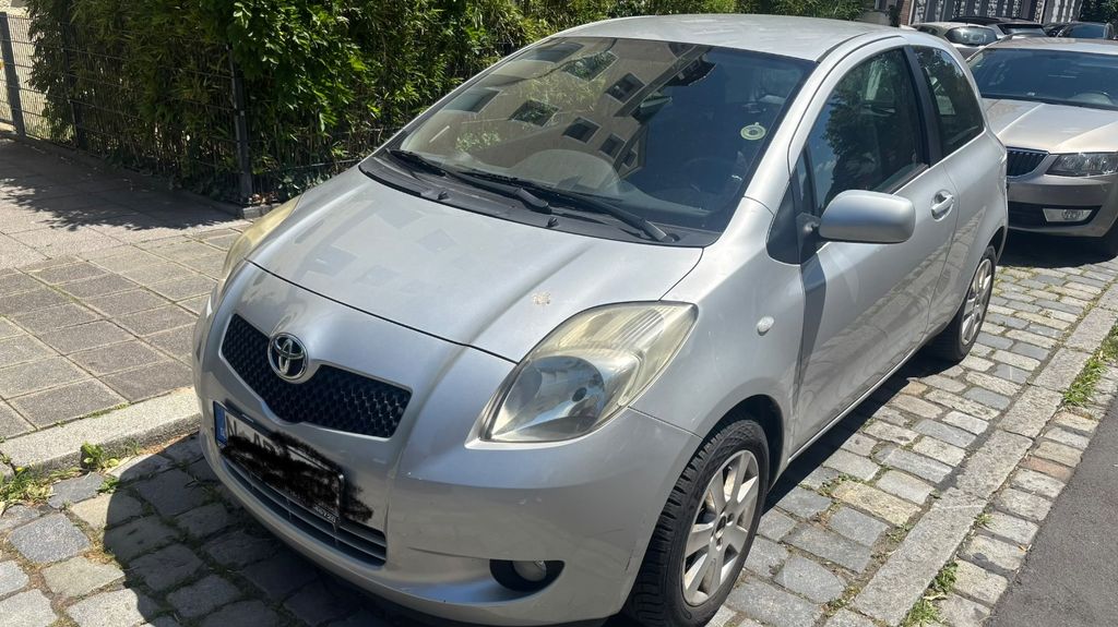 Toyota Yaris 184.000 km 1.900 &euro; Nürnberg 90419