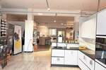 Vielseitige Immobilie - nutzbar für Gewerbe Büro Praxis - Ausstellung mit Wohnung in zentraler Lage zimmer