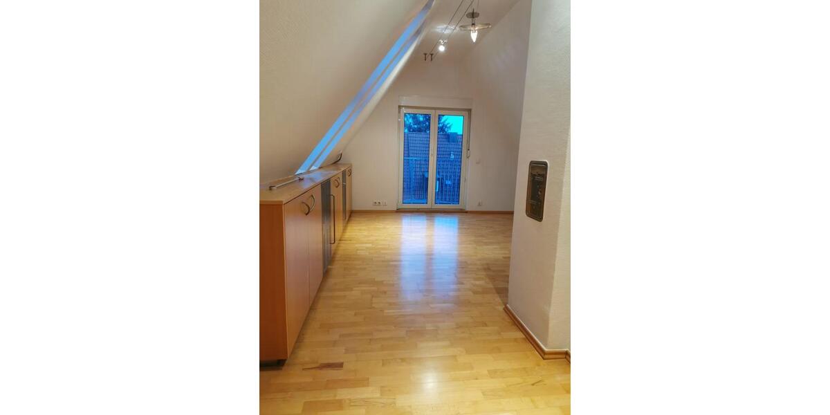 Traum Maisonettewohnung teilmöbliert mit 3 Balkonen, Einbauküche 3 zimmer