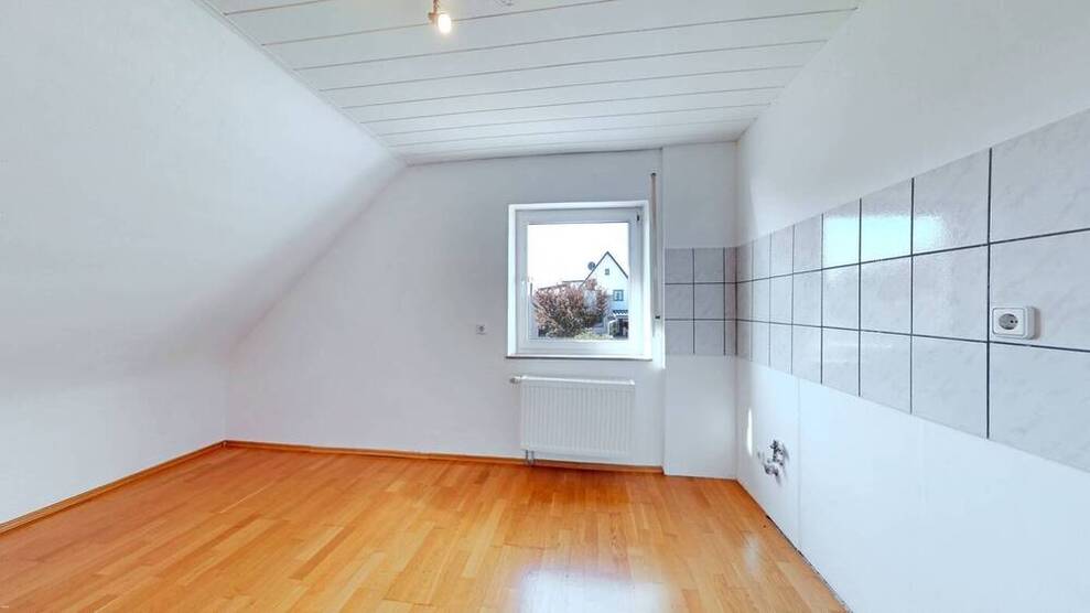 Hier lohnt sich ein zweiter Blick! Ein- oder Zweifamilienhaus mit Doppelgarage in Unterferrieden
