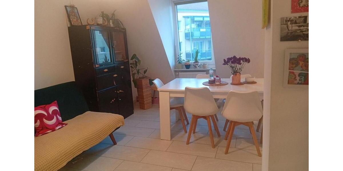 Dachgeschoßwohnung Fürth Südstadt - 3 Zimmer, 69 m&sup2;, 870&euro; | Angebot:25722517