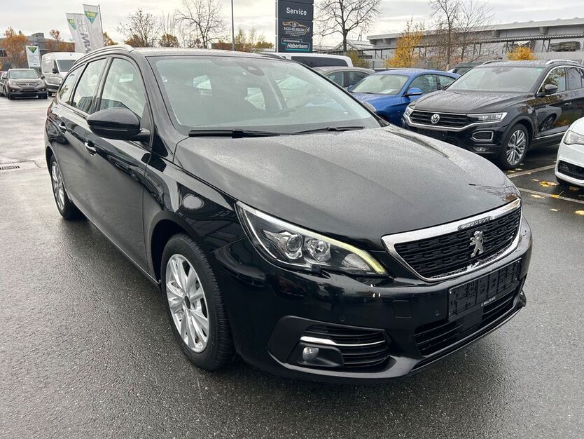 Peugeot 308 239.555 km 6.900 € Fürth 90763