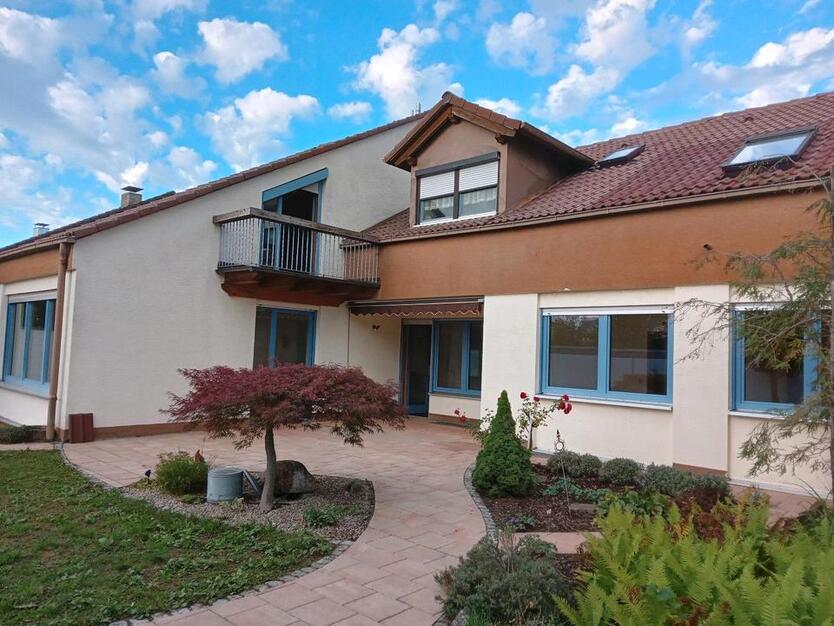 Einfamilienhaus in Reihenbauweise von privat zimmer