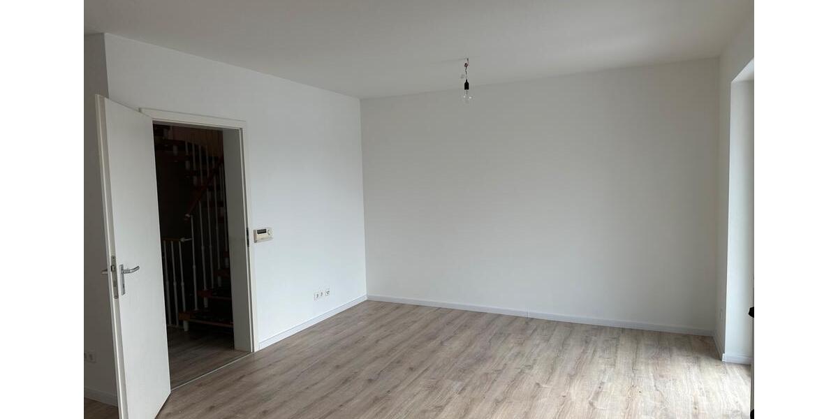 Reihenhaus Hersbruck - 4 Zimmer, 135 m&sup2;, 1.280&euro; | Angebot:26462344