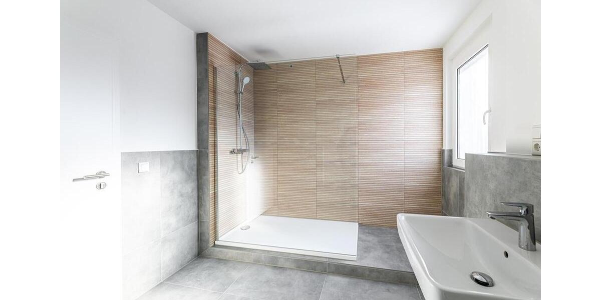 Wunderschöne neu sanierte Wohnung! 2 zimmer