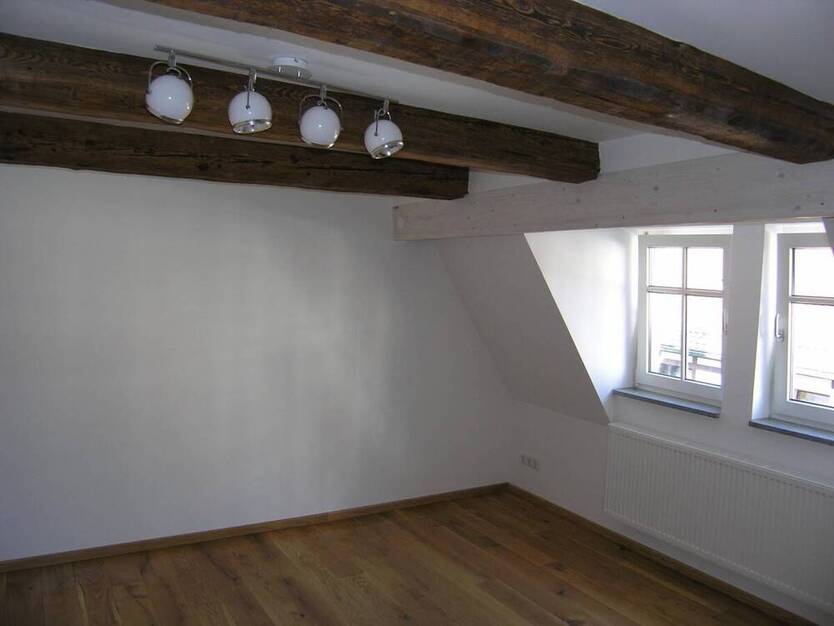 Außergewöhnliche, hochwertig ausgebaute 4-Zimmer-Galerie-Wohnung, ca. 150 m² Wohn- Nutzfläche, niedrige Nebenkosten