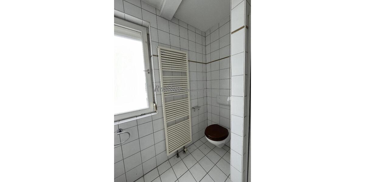 Außergewöhnliche und sehr großzügige 5 Zimmer Mansardenwohnung mit Dachterrasse und Wintergarten - Terrassenwohnung Roth Eckersmühlen | Angebot:25611719