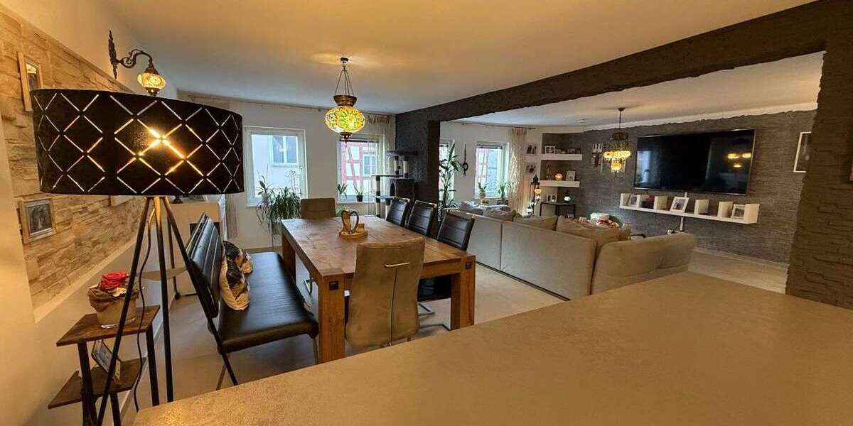 Einfamilienhaus Roth - 12 Zimmer, 280 m&sup2;, 549.000&euro; | Angebot:25773124