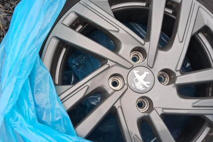 Peugeot 208 122.222 km 11.555 &euro; Röthenbach a. d. Pegnitz 90552