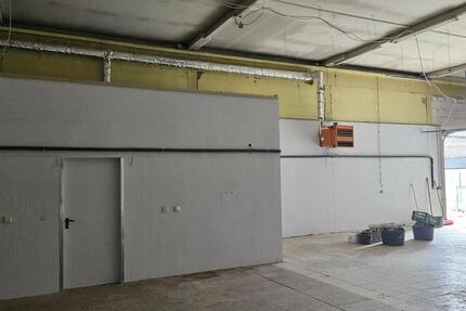 Lagerhalle mit Büroräume zimmer