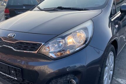 Kia Rio 128.000 km 2.790 &euro; Fürth 90763