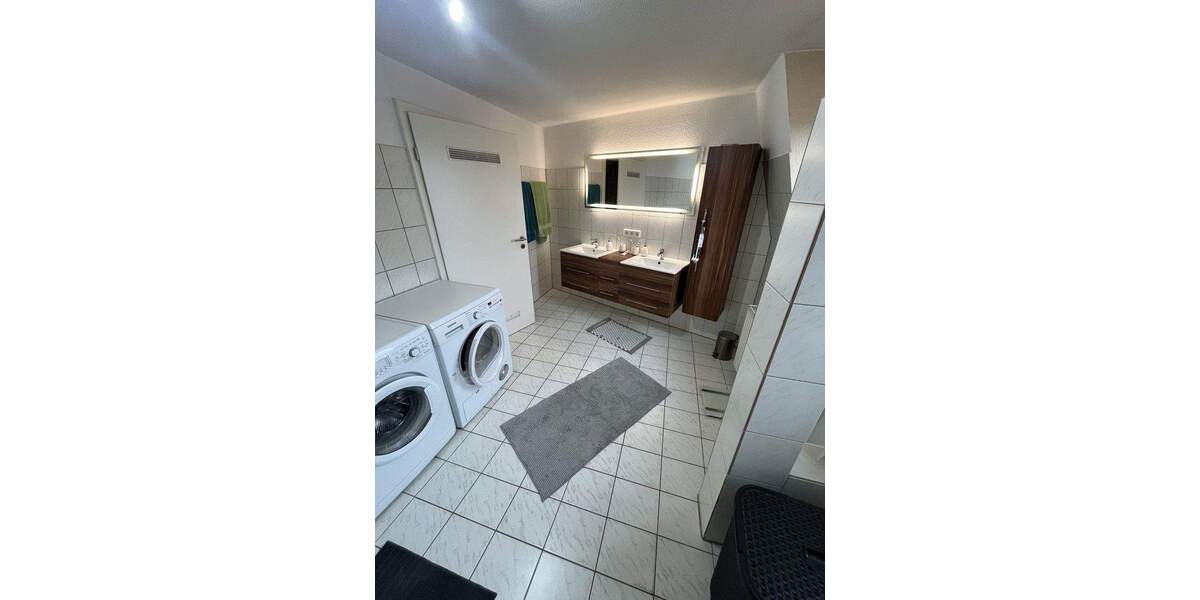 Etagenwohnung Zirndorf - 4 Zimmer, 100 m&sup2;, 270.000&euro; | Angebot:25760378