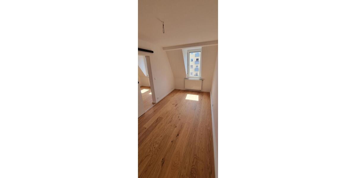 Dachgeschoßwohnung Nürnberg Herrnhütte - 2 Zimmer, 42 m&sup2;, 695&euro; | Angebot:26348404