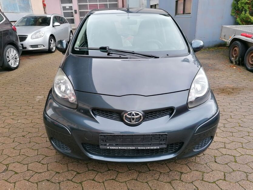 Toyota Aygo (X) 83.000 km 6.400 € Zirndorf 90513