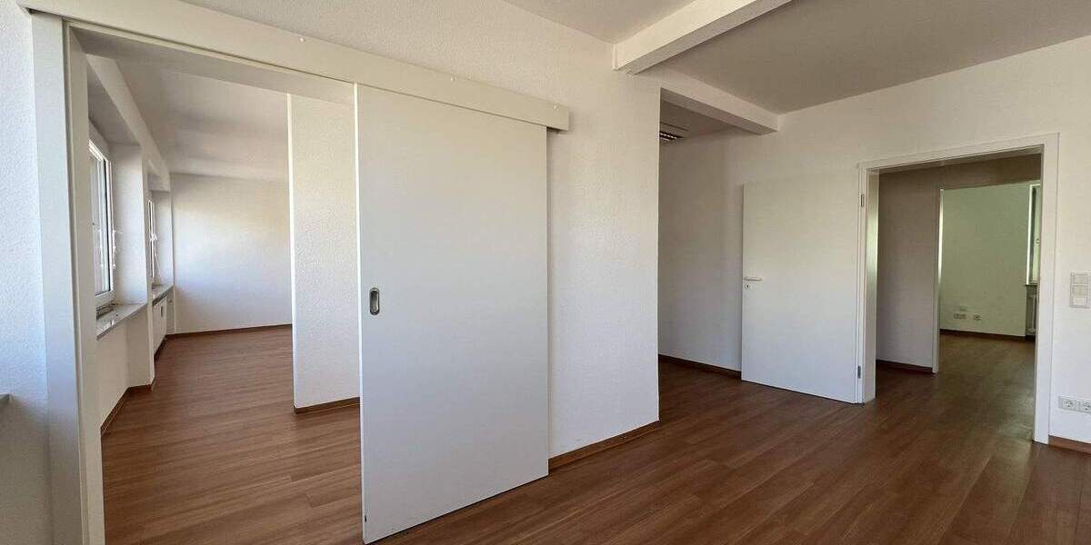 Gewerbeobjekt Erlangen Büchenbach - 9 Zimmer, 449.000&euro; | Angebot:25671201