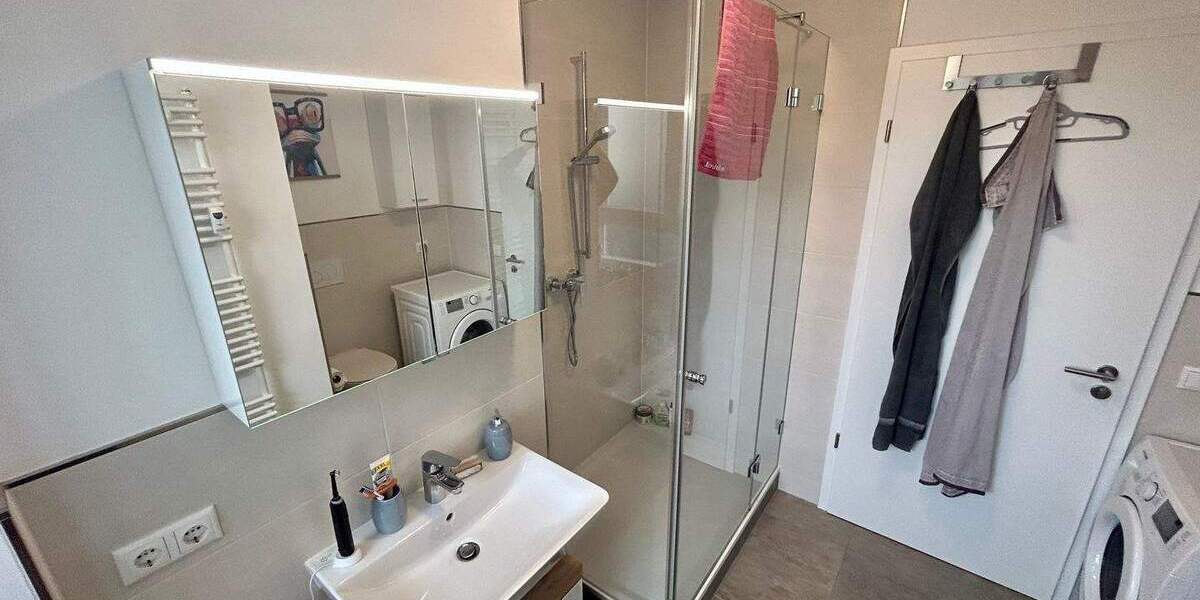 Etagenwohnung Nürnberg Steinbühl - 2 Zimmer, 65 m&sup2;, 1.000&euro; | Angebot:26359112