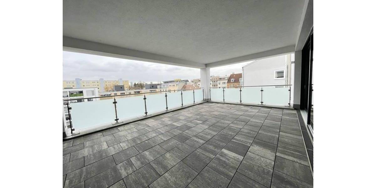 Luxuswohnen!!! Traumhafte XXL-Loftetage mit überdachtem Balkon & schicker Einbauküche in Nürnberg 5 zimmer